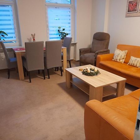70 Qm Ferienwohnung Mit 2 Schlafzimmern Zwickau Extérieur photo