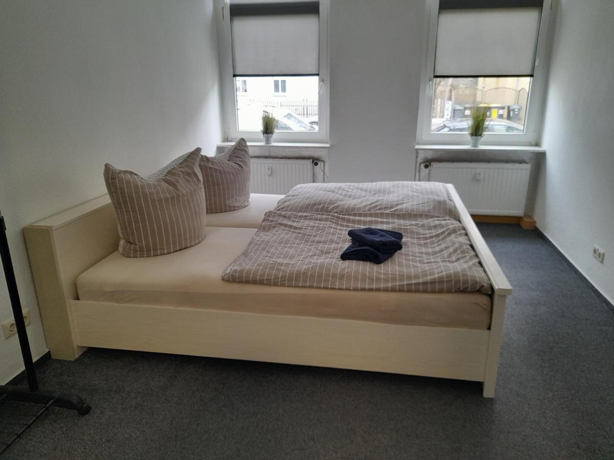 70 Qm Ferienwohnung Mit 2 Schlafzimmern Zwickau Extérieur photo