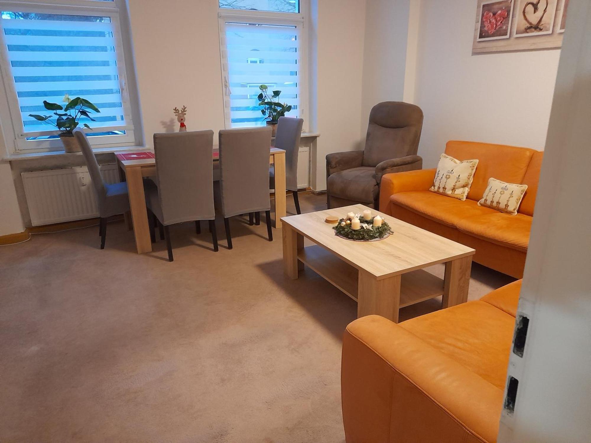 70 Qm Ferienwohnung Mit 2 Schlafzimmern Zwickau Extérieur photo
